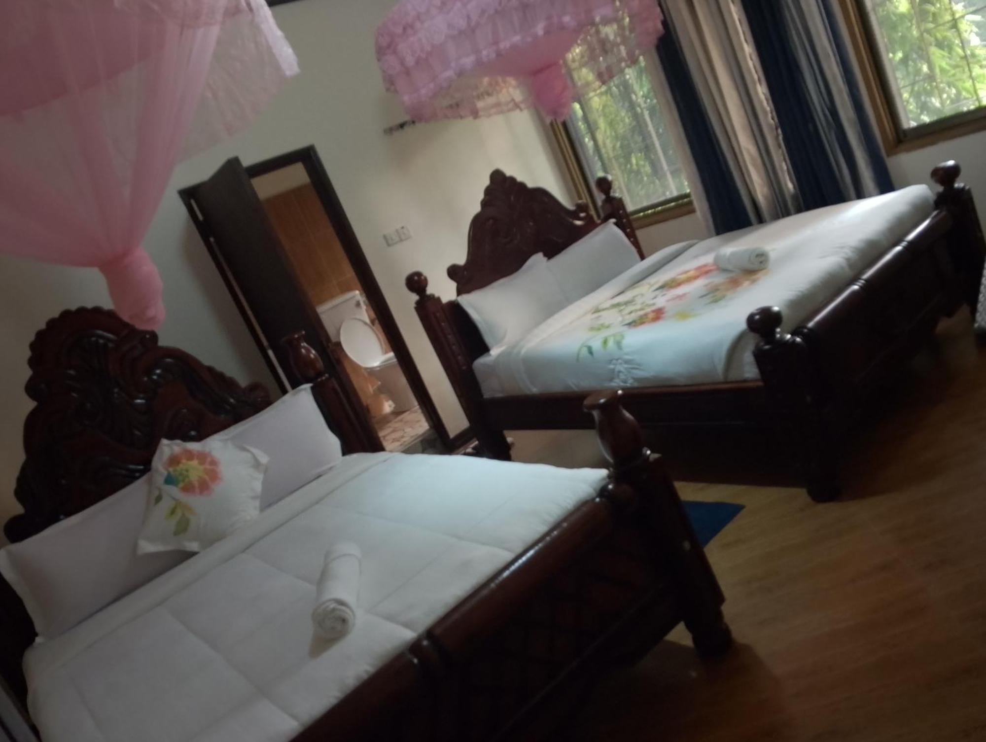 Discovery Courts Hotel 恩德培 外观 照片